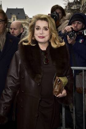 Catherine Deneuve CELEBRITES : Ankunft Modenschau - JP Gaultier - Paris - 25 01 2017 JBAutissier Panoramic 