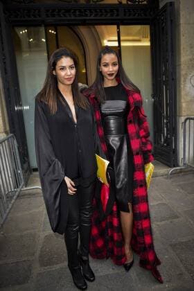 Chloe Mortaud et Flora Coquerel CELEBRITES : Ankunft Modenschau - JP Gaultier - Paris - 25 01 2017 JBAutissier Panoramic 