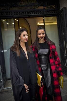 Chloe Mortaud et Flora Coquerel CELEBRITES : Ankunft Modenschau - JP Gaultier - Paris - 25 01 2017 JBAutissier Panoramic 