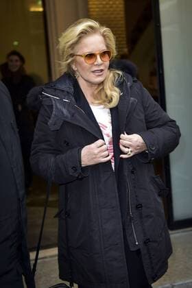 Sylvie Vartan CELEBRITES : Ankunft Modenschau - JP Gaultier - Paris - 25 01 2017 JBAutissier Panoramic 