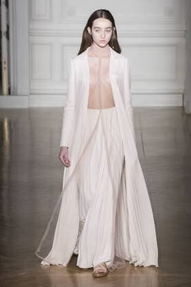 215072 Marineau Starface 2017-01-25 Paris France Paris Fashion week. Defile Haute Couture Printemps ete 2017. Valentino. Paris Fashion week. Defile Haute Couture Spring Summer 2017. Valentino. Valentino , Couture, spring-summer 2017 Paris, France Editorial use only _sans_perso  Copyright: xMarineaux STAR_215072_002