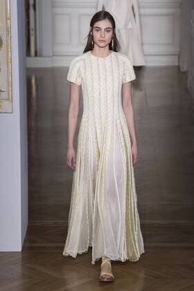 215072 Marineau Starface 2017-01-25 Paris France Paris Fashion week. Defile Haute Couture Printemps ete 2017. Valentino. Paris Fashion week. Defile Haute Couture Spring Summer 2017. Valentino. Valentino , Couture, spring-summer 2017 Paris, France Editorial use only _sans_perso  Copyright: xMarineaux STAR_215072_013