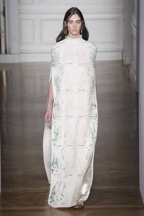 215072 Marineau Starface 2017-01-25 Paris France Paris Fashion week. Defile Haute Couture Printemps ete 2017. Valentino. Paris Fashion week. Defile Haute Couture Spring Summer 2017. Valentino. Valentino , Couture, spring-summer 2017 Paris, France Editorial use only _sans_perso  Copyright: xMarineaux STAR_215072_024