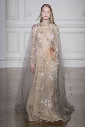 215072 Marineau Starface 2017-01-25 Paris France Paris Fashion week. Defile Haute Couture Printemps ete 2017. Valentino. Paris Fashion week. Defile Haute Couture Spring Summer 2017. Valentino. Valentino , Couture, spring-summer 2017 Paris, France Editorial use only _sans_perso  Copyright: xMarineaux STAR_215072_052
