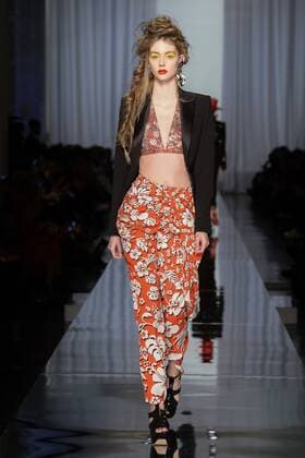 215071 Marineau Starface 2017-01-25 Paris France Paris Fashion week. Defile Haute Couture Printemps ete 2017. Jean Paul Gaultier. Paris Fashion week. Defile Haute Couture Spring Summer 2017. Jean Paul Gaultier. Jean Paul Gaultier , Couture, spring-summer 2017 Paris, France Editorial use only _sans_perso  Copyright: xMarineaux STAR_215071_030