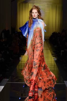 215071 Marineau Starface 2017-01-25 Paris France Paris Fashion week. Defile Haute Couture Printemps ete 2017. Jean Paul Gaultier. Paris Fashion week. Defile Haute Couture Spring Summer 2017. Jean Paul Gaultier. Jean Paul Gaultier , Couture, spring-summer 2017 Paris, France Editorial use only _sans_perso  Copyright: xMarineaux STAR_215071_068