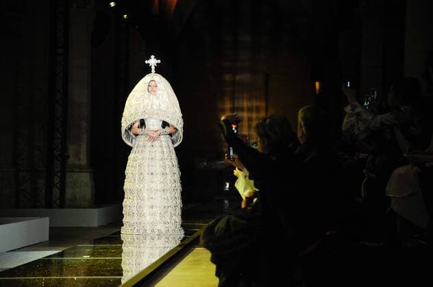 France: Guo Pei show Haute Couture SS 2017 Guo Pei runway, Paris Fashion week SS 2017 Haute Couture  GaetanoxxPiazzolla