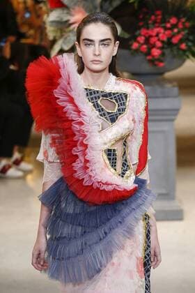 215084 Marineau Starface 2017-01-25 Paris France Paris Fashion week. Defile Haute Couture Printemps ete 2017. Viktor&Rolf. Paris Fashion week. Defile Haute Couture Spring Summer 2017. Viktor & Rolf. Viktor & Rolf , Couture, spring-summer 2017 Paris, France Editorial use only _sans_perso  Copyright: xMarineaux STAR_215084_002