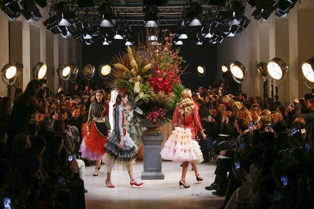 215084 Marineau Starface 2017-01-25 Paris France Paris Fashion week. Defile Haute Couture Printemps ete 2017. Viktor&Rolf. Paris Fashion week. Defile Haute Couture Spring Summer 2017. Viktor & Rolf. Viktor & Rolf , Couture, spring-summer 2017 Paris, France Editorial use only _sans_perso  Copyright: xMarineaux STAR_215084_029