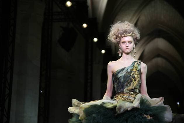Haute Couture Guo Pei MODE : Fashion Week - Guo Pei- 25 01 2017 StephaneChemin Panoramic 