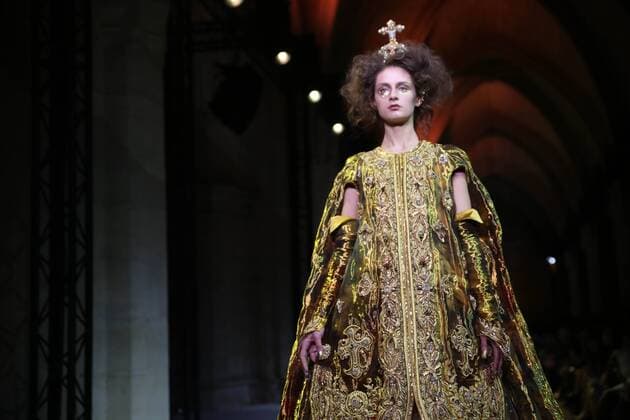 MODE : Fashion Week - Guo Pei- 25 01 2017 StephaneChemin Panoramic 