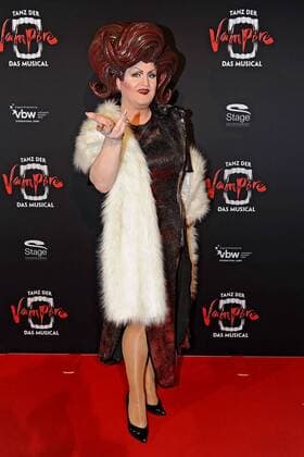 Premiere: Tanz der Vampire - Das Musical . Wommy Wonder anläßlich der Premiere des Musicals Tanz der Vampire am 26.01.2017 im Stage Apollo Theater Stuttgart.