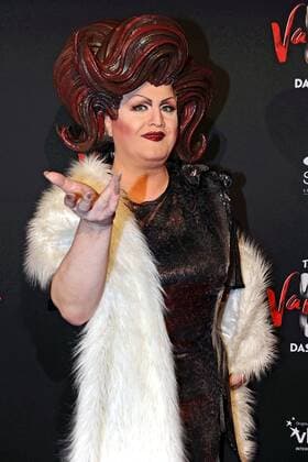 Premiere: Tanz der Vampire - Das Musical . Wommy Wonder anläßlich der Premiere des Musicals Tanz der Vampire am 26.01.2017 im Stage Apollo Theater Stuttgart.