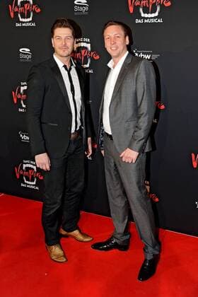 Premiere: Tanz der Vampire - Das Musical . Sänger Jan Ammann und Jochen Schäfers anläßlich der Premiere des Musicals Tanz der Vampire am 26.01.2017 im Stage Apollo Theater Stuttgart.