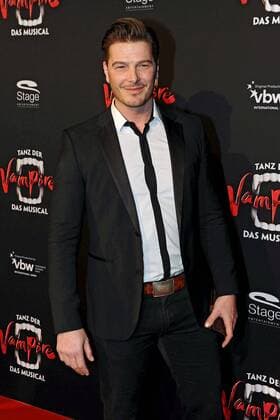 Premiere: Tanz der Vampire - Das Musical . Sänger Jan Ammann anläßlich der Premiere des Musicals Tanz der Vampire am 26.01.2017 im Stage Apollo Theater Stuttgart.