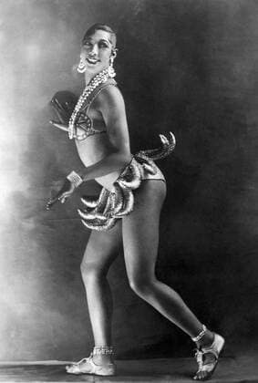 IMAGO ICONS: Josephine Baker March 21, 2006 - Josephine Baker, La Folie Du Jour revue at Folies-Bergere, Paris, 1926 - ZUMAg145 20060321_zap_g145_1083 Copyright: xJTxVintagex