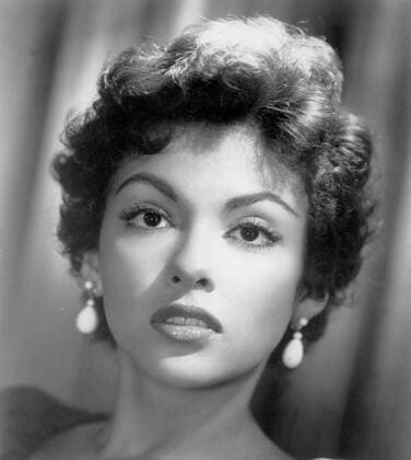 Apr. 12, 2006 - RITA MORENO PLAYS A GIRL WHO OCCUPIES BOTH THE WORLD OF FANTASY AND THE WORLD OF REALITY IN CHRYSLER CORPORATION S THRILLINNG CLIMAX STORY , THE CHINESE GAME .SUPPLIED BY SMP- TV-FILM-STILL - ZUMAg49_ 20060412_gaf_g182_237 Copyright: xSMPx