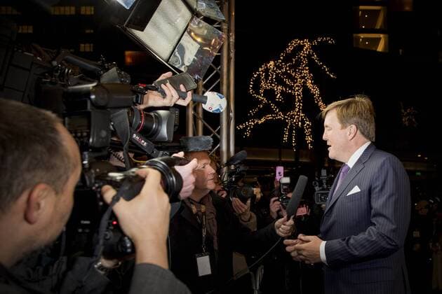 27-01-2017 Rotterdam King Willem-Alexander with Rene Mioch during the world premiere of Double Play at the International Film Festival Rotterdam ( IFFR) at the Oude Luxor theater in Rotterdam.  Copyright: ppex