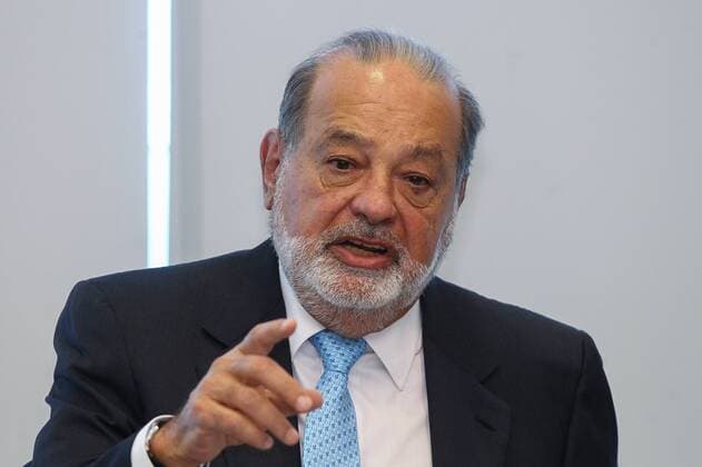 Bilder des Tages Mexican tycoon Carlos Slim participates in a press meeting offered in Mexico City, Mexico, on 27 January 2017. Slim said the best border wall is generate job opportunities and questioned US President Donald Trump for posing regressive utopias with his protectionist policies. Carlos Slim s Nuestra Visión television network, created by Mexicans and to Mexicans in the United States, will start broadcasting in about two to three months, Slim said. EFE Alex Cruz Slim: The best frontier wall is generate employment opportunities in Mexico !ACHTUNG: NUR REDAKTIONELLE NUTZUNG!  MEX20 20170127-636211577146117919