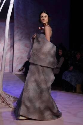 AltaRoma Fashion Week - Gattinoni Modenschau in Rom Jan 27, 2017 - Rome, Italy - Gattinoni Spr Sum 2017 at Altaroma fashion week in Roma. Rome Italy - ZUMAi15_ 20170127_zaf_i15_018 Copyright: xEvandroxInettix