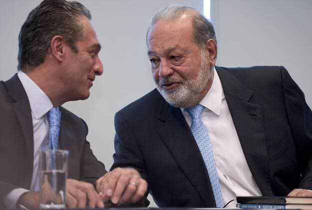 January 27, 2017 - Mexico City, Mexico, MEXICO - Mexican business magnate Carlos Slim with Carlos Slim Domit(L) during a press conference in Mexico City, Mexico, Friday January 27, 2017 regarding diplomatic relations between Mexico and the U.S. ANTONIO NAVA PI Mexico City MEXICO - ZUMAp124 20170127_zaa_p124_026 Copyright: xAntonioxNavax