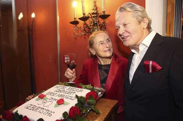 Erni Mangold und Herbert Föttinger bei der Premieren-Party des Theaterstücks Harold und Maude sowie der Geburtstagsfeier zum 90. Geburtstag von Erni Mangold im Hotel Regina.Wien, 26.01.2017 Foto:xF.xJ.xMorgenbesserx xFuturexImage