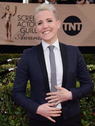 Actress Hannah Hart arrives for the the 23rd annual SAG Awards held at the Shrine Auditorium in Los Angeles on January 29, 2017. The Screen Actors Guild Awards will be broadcast live on TNT and TBS.  LAP20170129042 JIMxRUYMEN