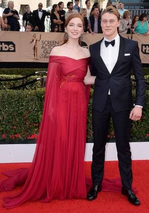Actress Annalise Basso (L) and actor George MacKay arrive for the the 23rd annual SAG Awards held at the Shrine Auditorium in Los Angeles on January 29, 2017. The Screen Actors Guild Awards will be broadcast live on TNT and TBS.  LAP20170129057 JIMxRUYMEN