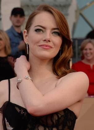 Actress Emma Stone arrives for the the 23rd annual SAG Awards held at the Shrine Auditorium in Los Angeles on January 29, 2017. The Screen Actors Guild Awards will be broadcast live on TNT and TBS.  LAP20170129270 JIMxRUYMEN