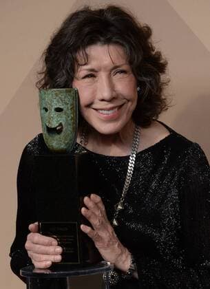 Actress Lily Tomlin appears backstage with her award for Lifetime Achievement during the the 23rd annual SAG Awards held at the Shrine Auditorium in Los Angeles on January 29, 2017. The Screen Actors Guild Awards will be broadcast live on TNT and TBS.  LAP20170129296 JIMxRUYMEN