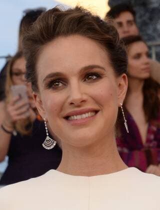 Actress Natalie Portman arrives for the the 23rd annual SAG Awards held at the Shrine Auditorium in Los Angeles on January 29, 2017. The Screen Actors Guild Awards will be broadcast live on TNT and TBS.  LAP20170129307 JIMxRUYMEN