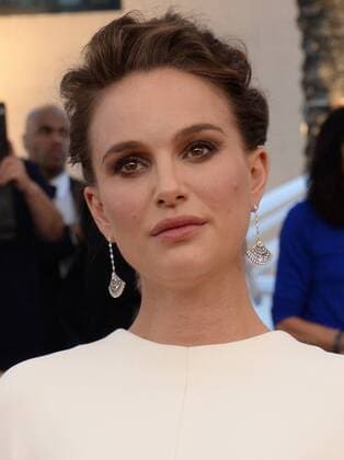 Actress Natalie Portman arrives for the the 23rd annual SAG Awards held at the Shrine Auditorium in Los Angeles on January 29, 2017. The Screen Actors Guild Awards will be broadcast live on TNT and TBS.  LAP20170129308 JIMxRUYMEN