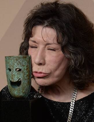 Actress Lily Tomlin appears backstage with her award for Lifetime Achievement during the the 23rd annual SAG Awards held at the Shrine Auditorium in Los Angeles on January 29, 2017. The Screen Actors Guild Awards will be broadcast live on TNT and TBS.  LAP20170129297 JIMxRUYMEN
