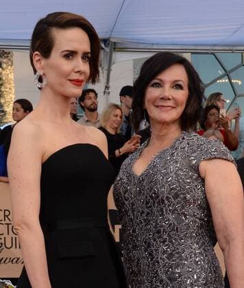 Actress Sarah Paulson (L) and Marcia Clarke arrive for the the 23rd annual SAG Awards held at the Shrine Auditorium in Los Angeles on January 29, 2017. The Screen Actors Guild Awards will be broadcast live on TNT and TBS.  LAP20170129331 JIMxRUYMEN