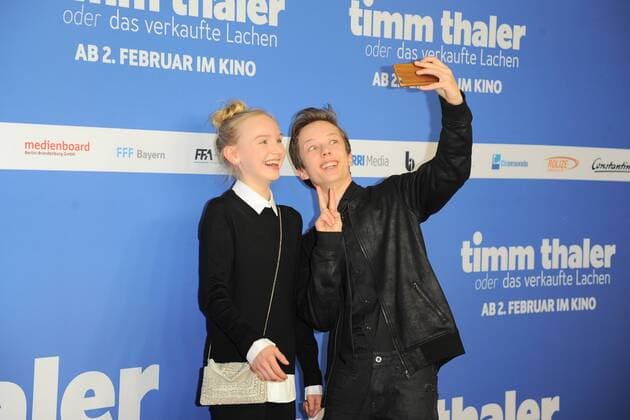 Jule Hermann, Arved Friese Ankunft, roter Teppich zur Kinderfilm Premiere Timm Thaler im Zoo Palast in Berlin, am 29.01.2016