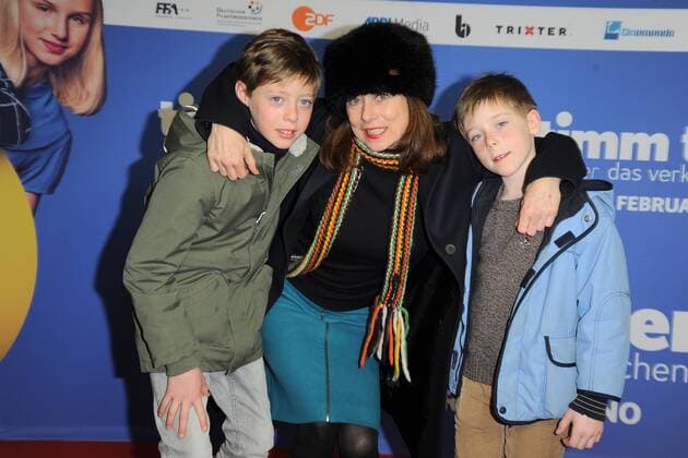 Inka Friedrich und Kindern Ankunft, roter Teppich zur Kinderfilm Premiere Timm Thaler im Zoo Palast in Berlin, am 29.01.2016