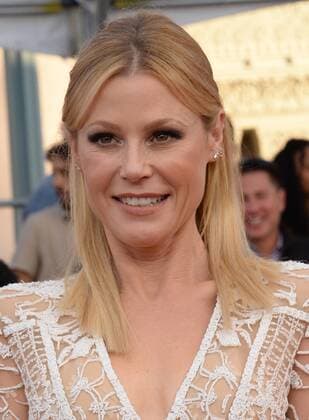 Actress Julie Bowen arrives for the the 23rd annual SAG Awards held at the Shrine Auditorium in Los Angeles on January 29, 2017. The Screen Actors Guild Awards will be broadcast live on TNT and TBS.  LAP20170129412 JIMxRUYMEN