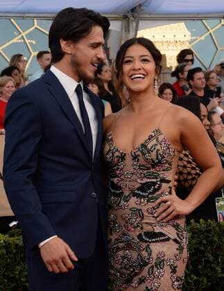 (L-R) Joe LoCicero and actress Gina Rodriguez for the 23rd annual SAG Awards held at the Shrine Auditorium in Los Angeles on January 29, 2017. The Screen Actors Guild Awards will be broadcast live on TNT and TBS.  LAP20170129791 JIMxRUYMEN