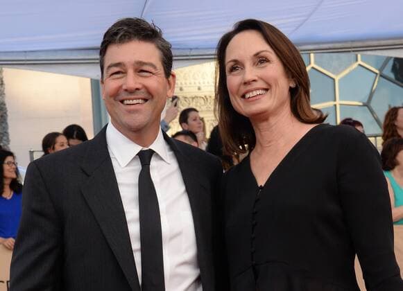 (L-R) Kyle Chandler and Kathryn Chandler arrive for the 23rd annual SAG Awards held at the Shrine Auditorium in Los Angeles on January 29, 2017. The Screen Actors Guild Awards will be broadcast live on TNT and TBS.  LAP20170129815 JIMxRUYMEN