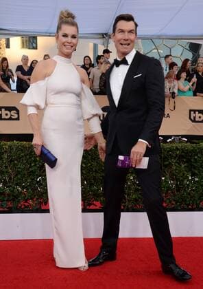 Actors Rebecca Romijn (L) and Jerry O Connell arrives for the the 23rd annual SAG Awards held at the Shrine Auditorium in Los Angeles on January 29, 2017. The Screen Actors Guild Awards will be broadcast live on TNT and TBS.  LAP201701293019 JIMxRUYMEN
