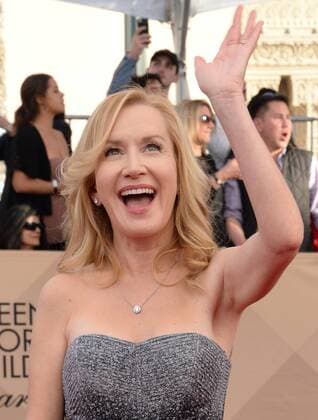 Actress Angela Kinsey arrives for the 23rd annual SAG Awards held at the Shrine Auditorium in Los Angeles on January 29, 2017. The Screen Actors Guild Awards will be broadcast live on TNT and TBS.  LAP20170129819 JIMxRUYMEN