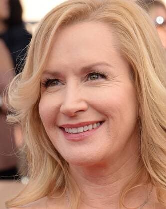 Actress Angela Kinsey arrives for the 23rd annual SAG Awards held at the Shrine Auditorium in Los Angeles on January 29, 2017. The Screen Actors Guild Awards will be broadcast live on TNT and TBS.  LAP20170129820 JIMxRUYMEN