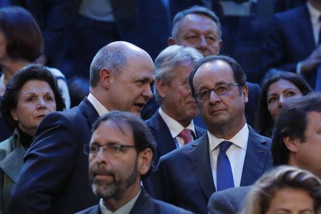 Francois Hollande besucht Endspiel der Handball-WM in Paris Bruno Le Roux ( Ministre de l Interieur ) Francois Hollande ( President Republique ) HANDBALL : France vs Norvege - Finale Championnat du Monde - 29 01 2017 GwendolineLeGoff Panoramic 