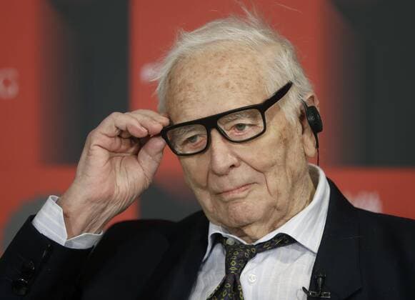 Italian designer Pierre Cardin reacts during a press conference held to resent his theatre production Dorian Gray. Beauty knows no Mercy in Barcelona, northeastern Spain, 30 July 2017. The musical will be premiered this evening at the Great Hall of the National Theatre of Catalonia (TNC) on the occassion of the inauguration of 080 Barcelona Fashion event. Pierre Cardin presents Dorian Gray. Beauty knows no Mercy in Barcelona !ACHTUNG: NUR REDAKTIONELLE NUTZUNG!  GRA256 20170130-636213861961904398