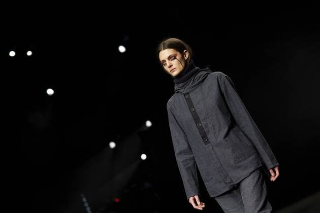 A model takes to the catwalk with the creations of fashion designer Josep Abril during the 080 Barcelona Fashion Week held in Barcelona, Catalonia, Spain on 31 January 2017. The 080 Barcelona Fashion Week runs from 30 January to 03 February. 080 BARCELONA FASHION WEEK !ACHTUNG: NUR REDAKTIONELLE NUTZUNG!  20170131-636214848068768878