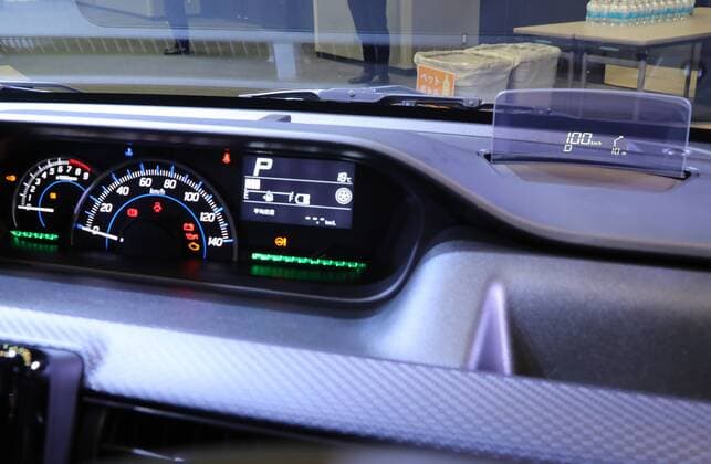February 1, 2017, Tokyo, Japan - Japan s minicar maker Suzuki Motor displays the mini wagon Wagon R which has 660cc engine or engine electric-motor hybrid system to drive roomy body in Tokyo on February 1, 2017. The new Wagon R has various safety devices and minicar s first head-up display.  (lwxa007942)