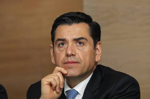 BBVA Bancomer s General Finance Director Ignacio de la Luz Davalos speaks during a press conference in Mexico City, Mexico, 01 February 2017. The Spanish bank earned 1,980 million euros (2,135 million dollars) in Mexico in 2016, a 5.4 per cent less that the previous year, while the net income in South America was 771 million euros (832 million dollars), a 14.9 per cent less. BBVA S NET INCOME FELL 5.4 PER CENT IN MEXICO AND A 14.9 PER CENT IN SOUTH AMERICA IN 2016 !ACHTUNG: NUR REDAKTIONELLE NUTZUNG!  MEX001 20170201-636215724439416624