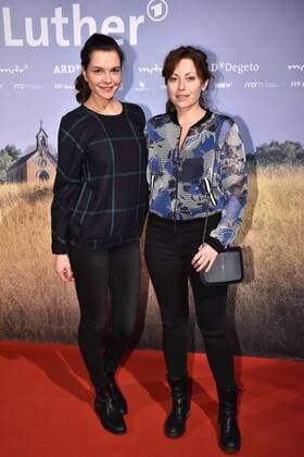Susan Hoecke und Carolina Vera bei der Premiere vom ARD Event-Movie Katharina Luther am 1.02.2017 in Berlin Katharina Luther (ARD) Premiere in Berlin, 2017 