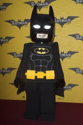 Legofigur - Batman - CELEBRITES : Vor der Filmpremiere Lego Batman Movie Premiere - Paris - 01 02 2017 JBAutissier Panoramic 