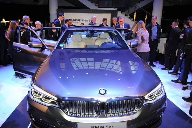 Die neue 5.er BMW Limousine Exclusive Premiere des neuen BMW 540i Limousine im BMW Haus am Kurfuestendamm in Berlin am 01.02.2017